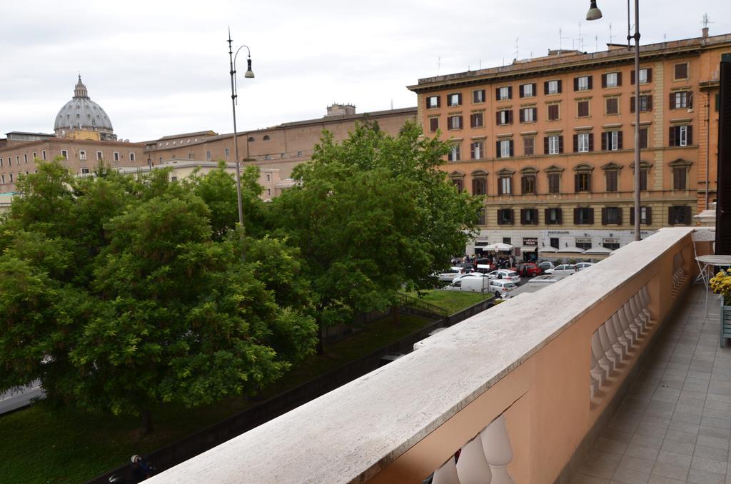 Un Caffe Sul Balcone 1 Rom